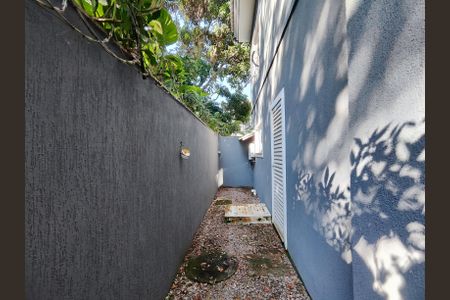 Casa de condomínio à venda com 180m², 4 quartos e 2 vagasÁrea externa