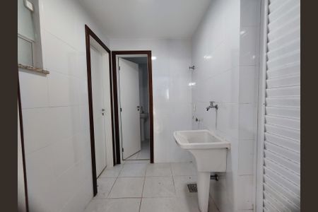 Casa de condomínio à venda com 180m², 4 quartos e 2 vagasÁrea de serviço