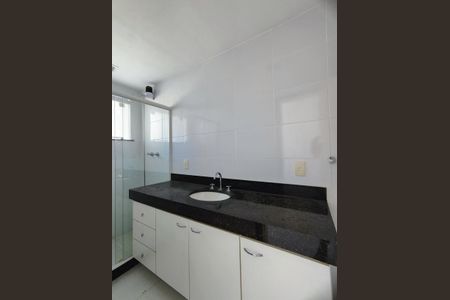 Casa de condomínio à venda com 180m², 4 quartos e 2 vagasBanheiro da Suíte 2