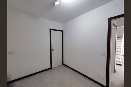 Casa de condomínio à venda com 180m², 4 quartos e 2 vagasQuarto 1