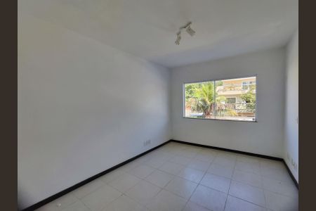 Casa de condomínio à venda com 180m², 4 quartos e 2 vagasSuíte 2
