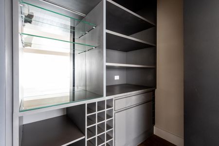 Apartamento à venda com 173m², 3 quartos e 4 vagasAdega