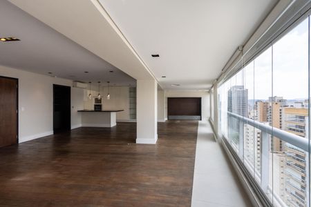 Apartamento à venda com 173m², 3 quartos e 4 vagasVaranda