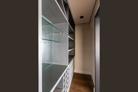 Apartamento à venda com 173m², 3 quartos e 4 vagasAdega