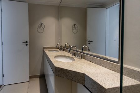 Apartamento à venda com 173m², 3 quartos e 4 vagasQuarto 1 - Banheiro da Suite Master