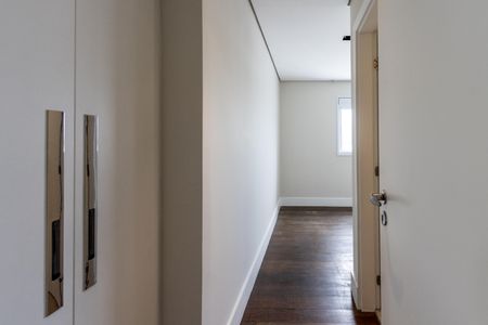Apartamento à venda com 173m², 3 quartos e 4 vagasQuarto 2 - Suite