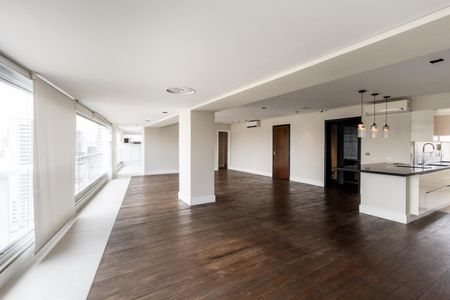 Apartamento à venda com 173m², 3 quartos e 4 vagasVaranda