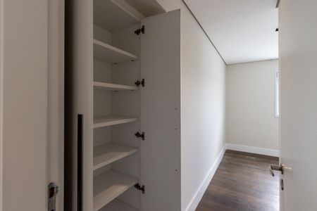 Apartamento à venda com 173m², 3 quartos e 4 vagasQuarto 2 - Suite