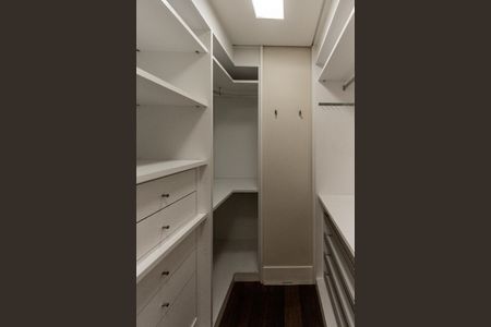 Apartamento à venda com 173m², 3 quartos e 4 vagasQuarto 1 - Closet da Suite Master