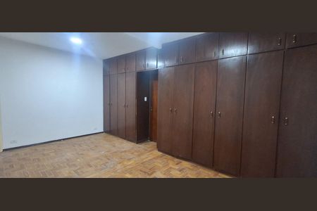 Casa à venda com 328m², 3 quartos e 6 vagas Casa à venda com 328m², 3 quartos e 6 vagasSuíte