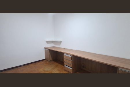 Casa à venda com 328m², 3 quartos e 6 vagas Casa à venda com 328m², 3 quartos e 6 vagasQuarto