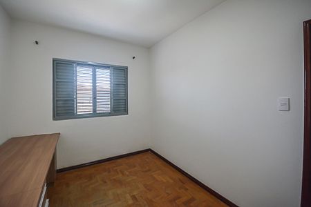 Casa à venda com 328m², 3 quartos e 6 vagasQuarto 2