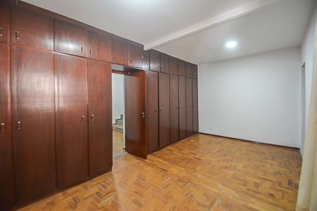 Casa à venda com 328m², 3 quartos e 6 vagasSuíte
