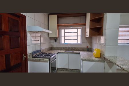 Casa à venda com 328m², 3 quartos e 6 vagas Casa à venda com 328m², 3 quartos e 6 vagasCozinha