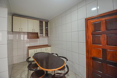 Casa à venda com 328m², 3 quartos e 6 vagasCozinha