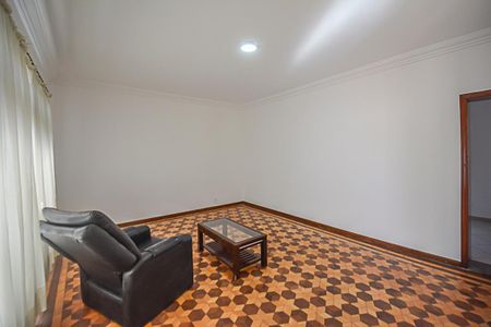 Casa à venda com 328m², 3 quartos e 6 vagasSala