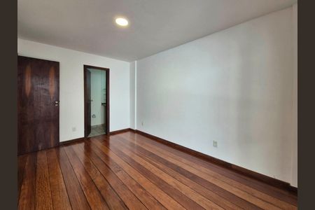 Apartamento para alugar com 82m², 2 quartos e 1 vagaSuite