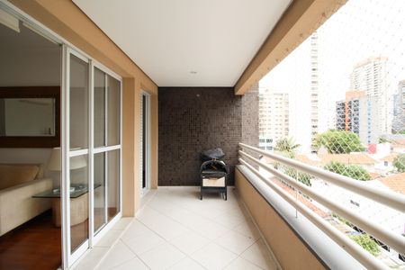 Apartamento à venda com 137m², 3 quartos e 3 vagas Apartamento à venda com 137m², 3 quartos e 3 vagasVaranda