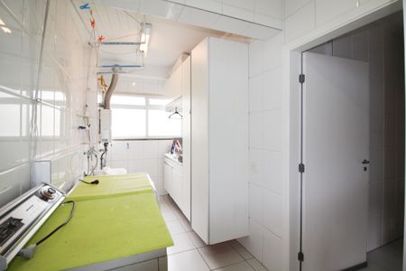 Apartamento à venda com 137m², 3 quartos e 3 vagas Apartamento à venda com 137m², 3 quartos e 3 vagasÁrea de Serviço