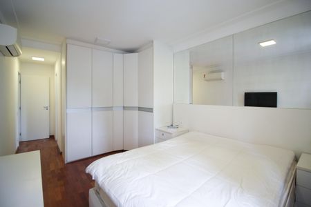 Apartamento à venda com 137m², 3 quartos e 3 vagas Apartamento à venda com 137m², 3 quartos e 3 vagasSuíte 1