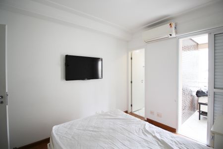 Apartamento à venda com 137m², 3 quartos e 3 vagas Apartamento à venda com 137m², 3 quartos e 3 vagasSuíte 2