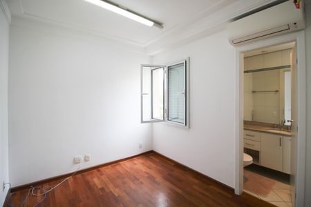 Apartamento à venda com 137m², 3 quartos e 3 vagas Apartamento à venda com 137m², 3 quartos e 3 vagasSuíte 3