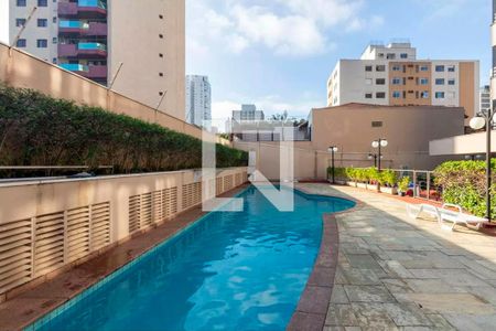 Apartamento à venda com 137m², 3 quartos e 3 vagas Apartamento à venda com 137m², 3 quartos e 3 vagasÁrea comum - Piscina