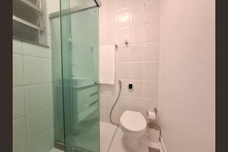 Banheiro da suíte  de apartamento para alugar com 1 quarto, 38m² em Centro, Rio de Janeiro