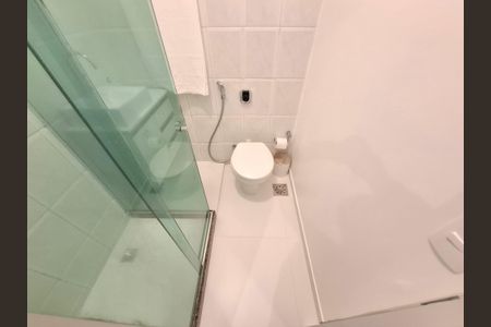 Apartamento para alugar com 38m², 1 quarto e sem vaga Apartamento para alugar com 38m², 1 quarto e sem vagaBanheiro da suíte