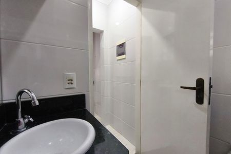 Casa para alugar com 180m², 2 quartos e 8 vagasBanheiro Social