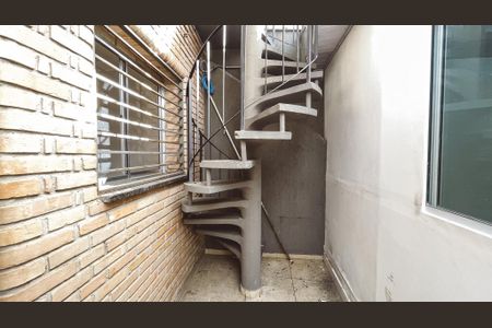 Casa à venda com 400m², 5 quartos e 3 vagasEscada