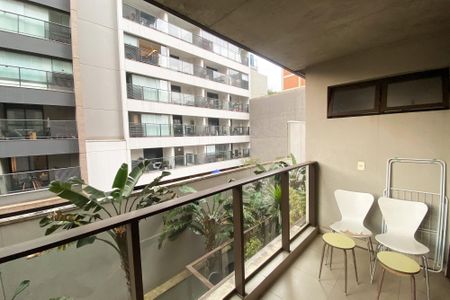 Varanda de kitnet/studio à venda com 1 quarto, 47m² em Pinheiros, São Paulo
