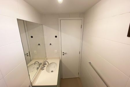 Studio à venda com 47m², 1 quarto e 1 vaga Studio à venda com 47m², 1 quarto e 1 vagaBanheiro