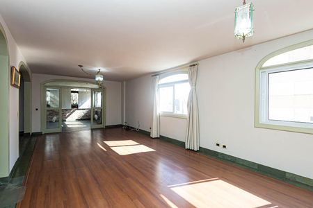 Apartamento à venda com 300m², 3 quartos e 2 vagasSala