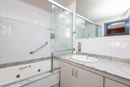 Apartamento à venda com 300m², 3 quartos e 2 vagasBanheiro da Suíte 1