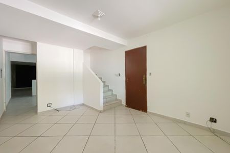 Sala de casa para alugar com 2 quartos, 180m² em Cidade das Flores, Osasco