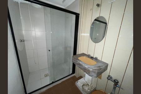 Apartamento à venda com 50m², 2 quartos e sem vaga Apartamento à venda com 50m², 2 quartos e sem vagaBanheiro social