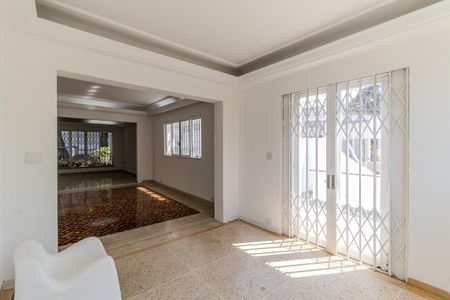 Casa para alugar com 350m², 4 quartos e 6 vagasÁrea Externa
