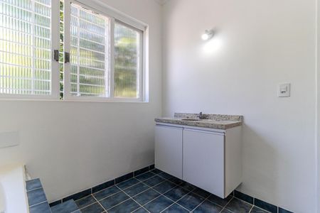 Casa para alugar com 350m², 4 quartos e 6 vagasBanheiro Social