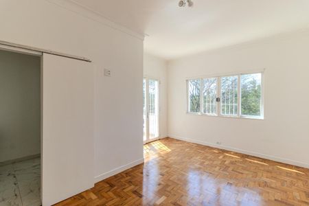 Casa para alugar com 350m², 4 quartos e 6 vagasSuíte 2