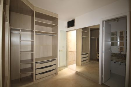 Casa de condomínio à venda com 140m², 3 quartos e 1 vagaSuíte 2