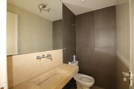 Casa de condomínio à venda com 140m², 3 quartos e 1 vagaLavabo