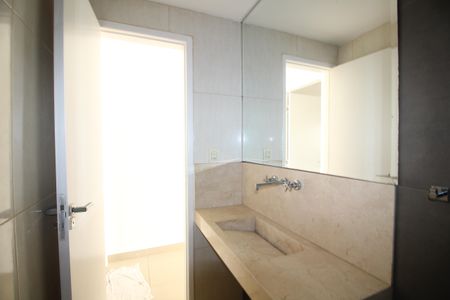 Casa de condomínio à venda com 140m², 3 quartos e 1 vagaLavabo