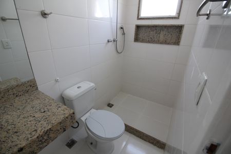 Casa de condomínio à venda com 140m², 3 quartos e 1 vagaSuíte 1 - Banheiro