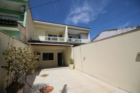 Casa de condomínio à venda com 140m², 3 quartos e 1 vagaFachada Interna