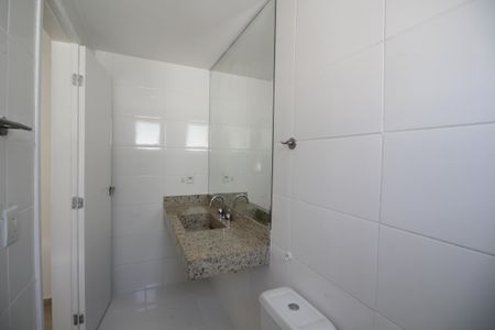 Casa de condomínio à venda com 140m², 3 quartos e 1 vagaSuíte 1 - Banheiro