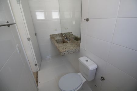 Casa de condomínio à venda com 140m², 3 quartos e 1 vagaSuíte 1 - Banheiro