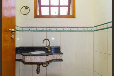 Casa para alugar com 210m², 4 quartos e 2 vagas Casa para alugar com 210m², 4 quartos e 2 vagasLavabo