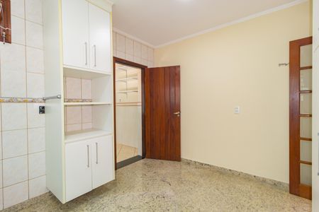 Casa para alugar com 210m², 4 quartos e 2 vagas Casa para alugar com 210m², 4 quartos e 2 vagasCozinha