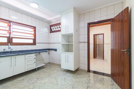 Casa para alugar com 210m², 4 quartos e 2 vagas Casa para alugar com 210m², 4 quartos e 2 vagasCozinha
